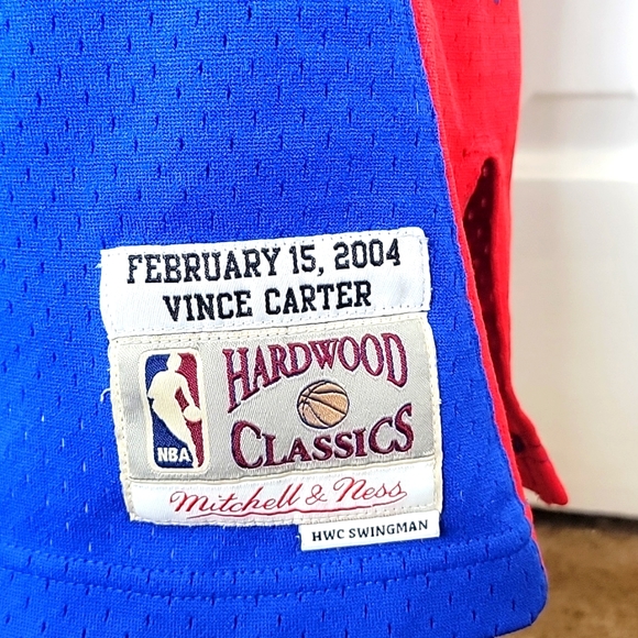 Mitchell & Ness Allstar East Vince Carter 2004 Hardwood Classics Jersey - Picture 3 of 10